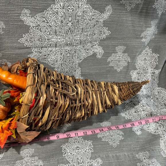 Vintage Large Fall Thanksgiving Holiday Fruit And Vegetable Cornucopia - Picture 7 of 7